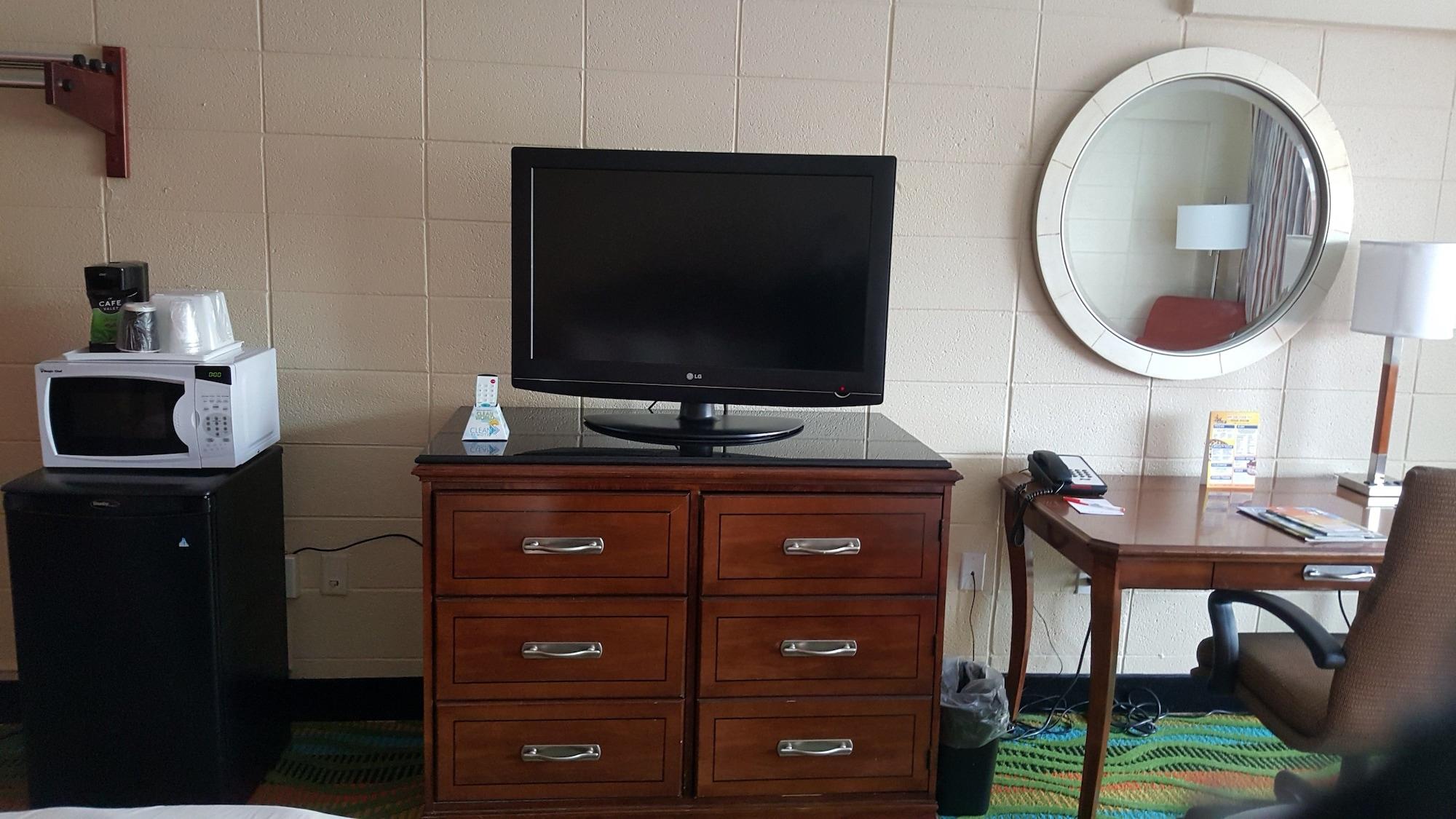 Howard Johnson By Wyndham Virginia Beach At The Beach Extérieur photo