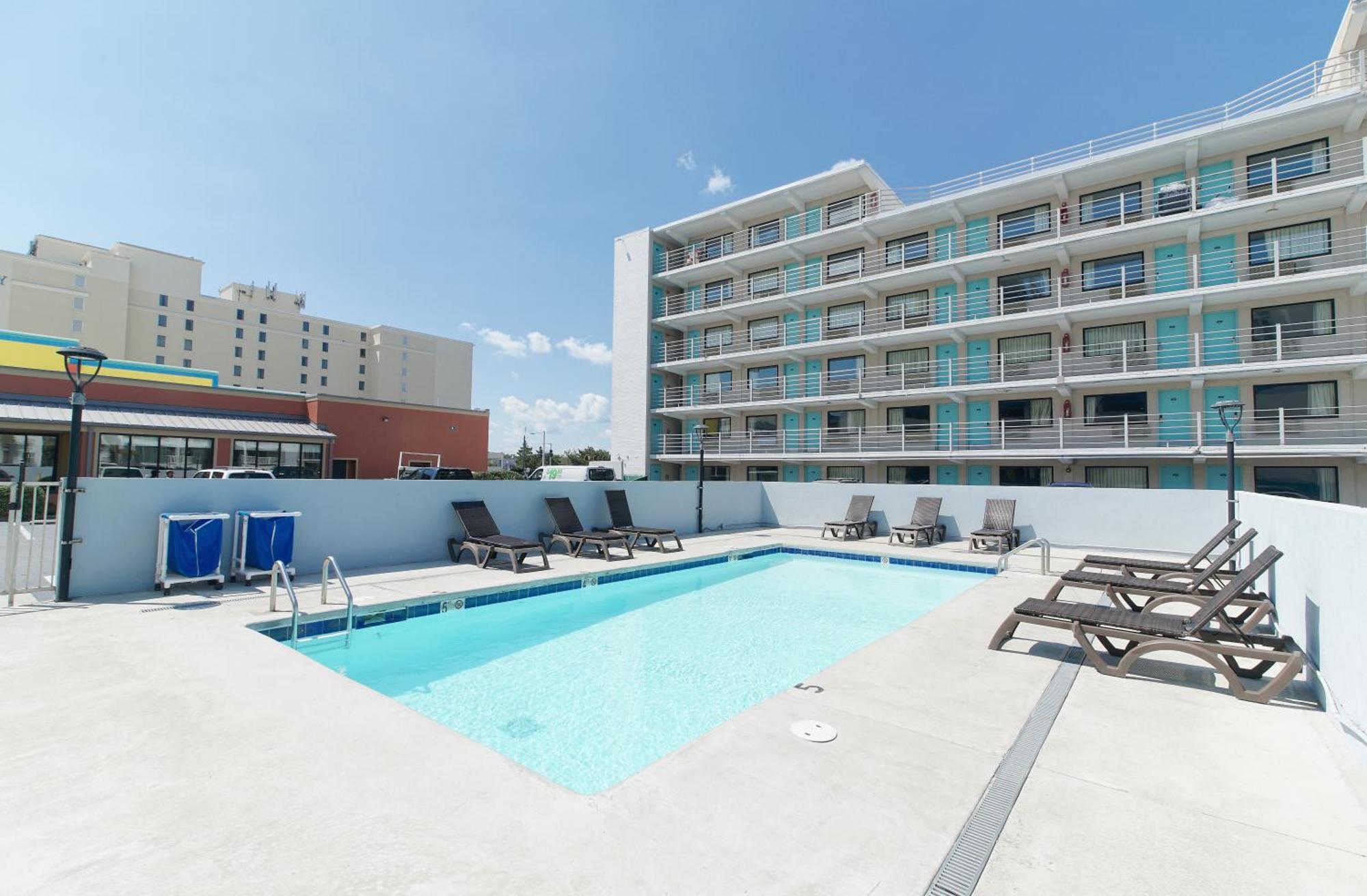 Howard Johnson By Wyndham Virginia Beach At The Beach Extérieur photo