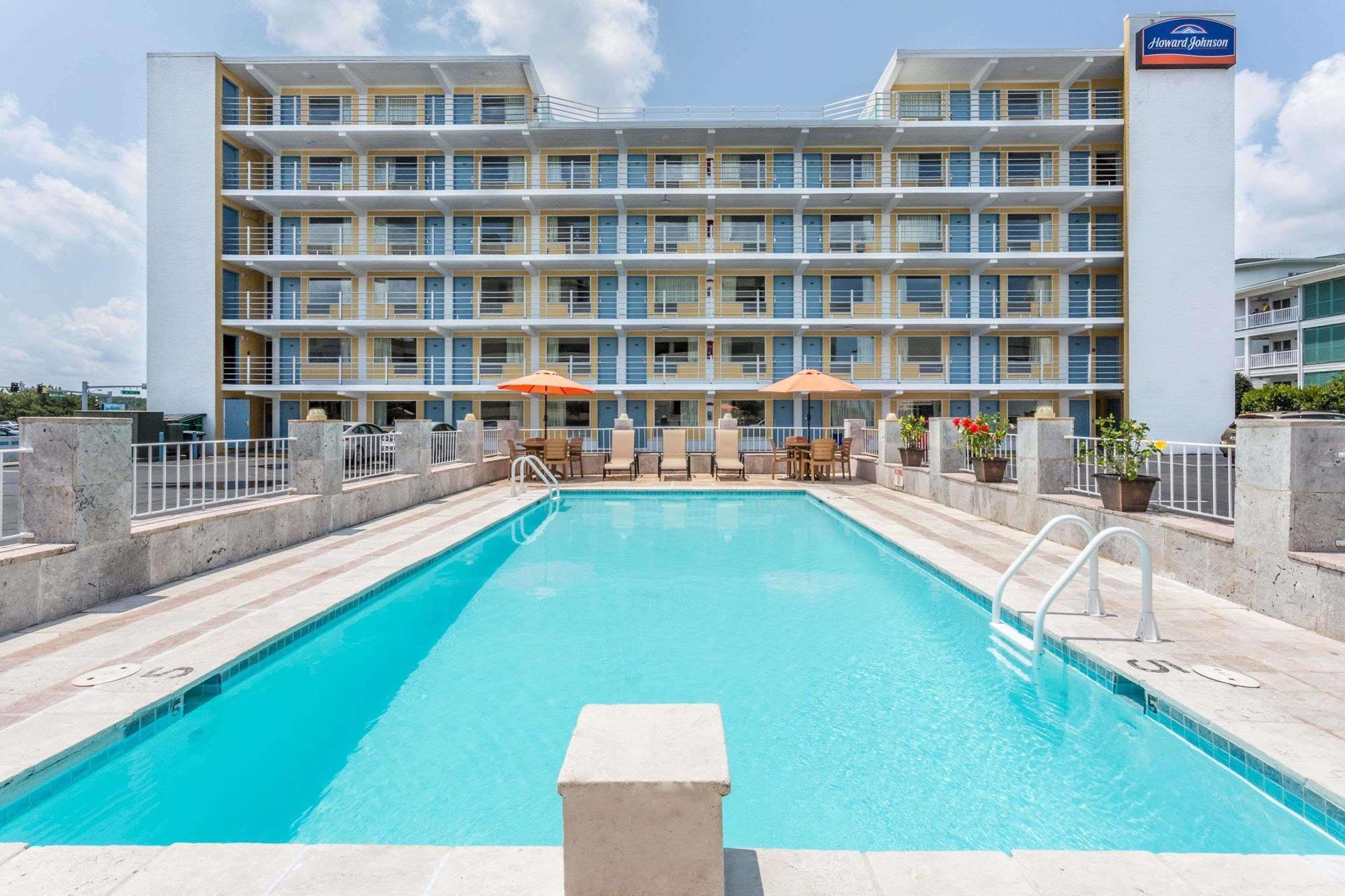 Howard Johnson By Wyndham Virginia Beach At The Beach Extérieur photo